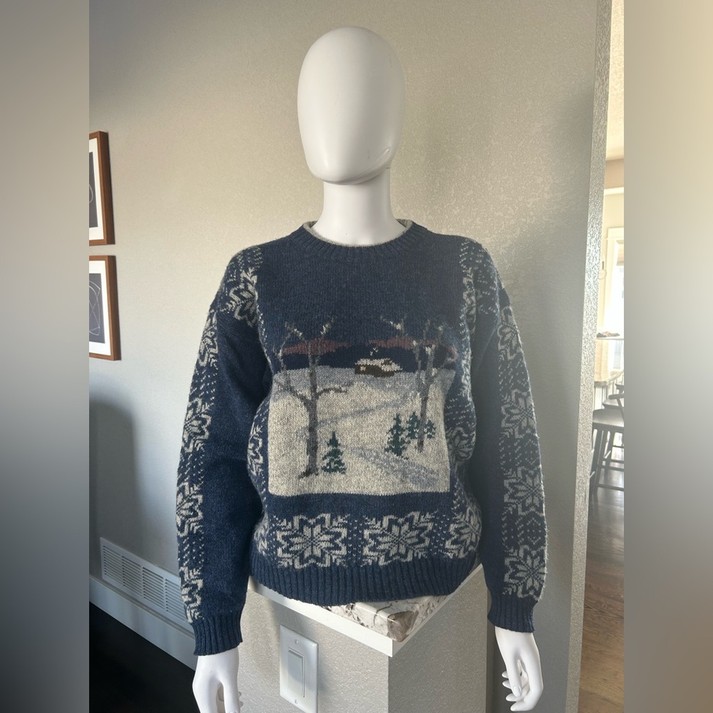 Woolrich Blue and White Winter Landscape Sweater